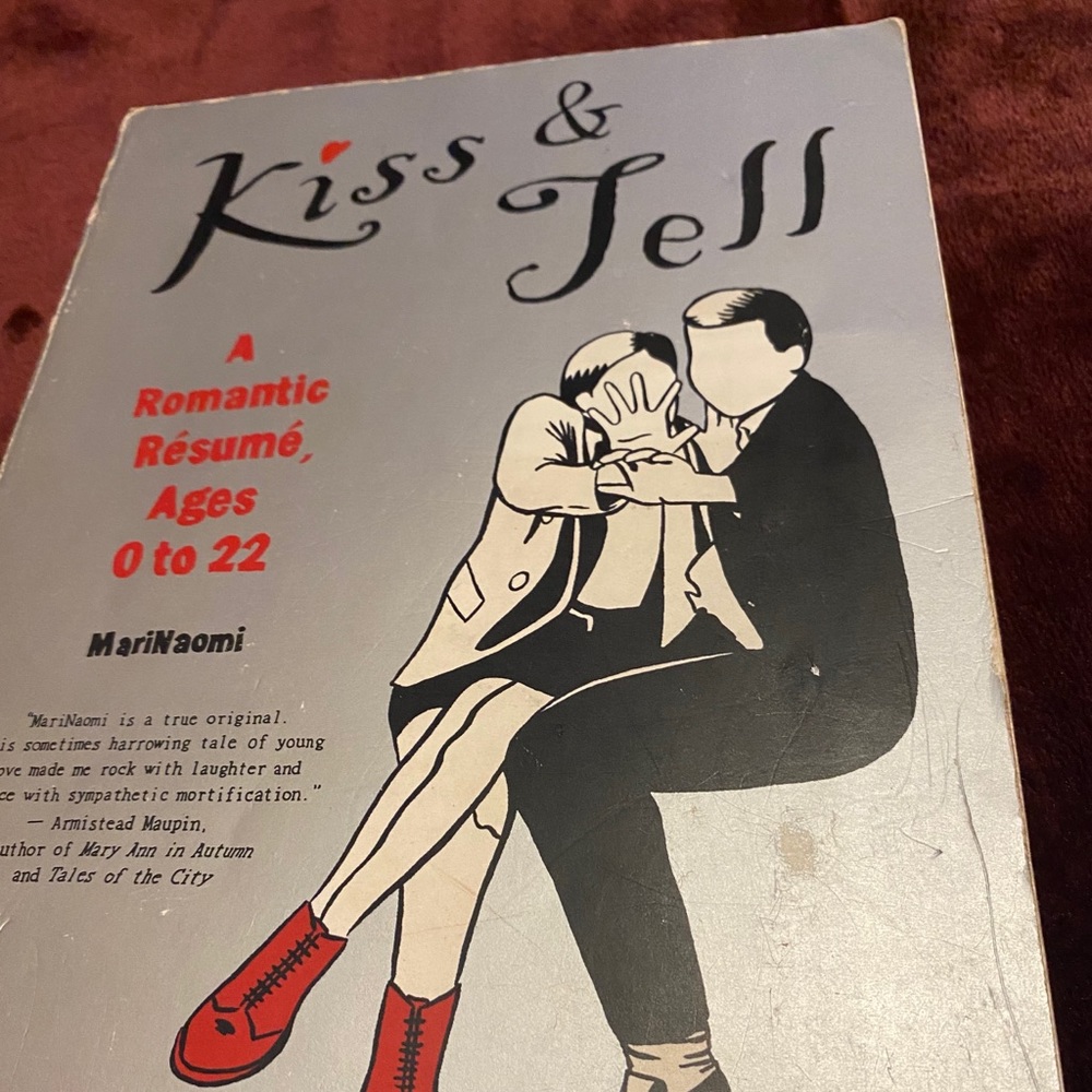 Kiss and tell book ❤️
